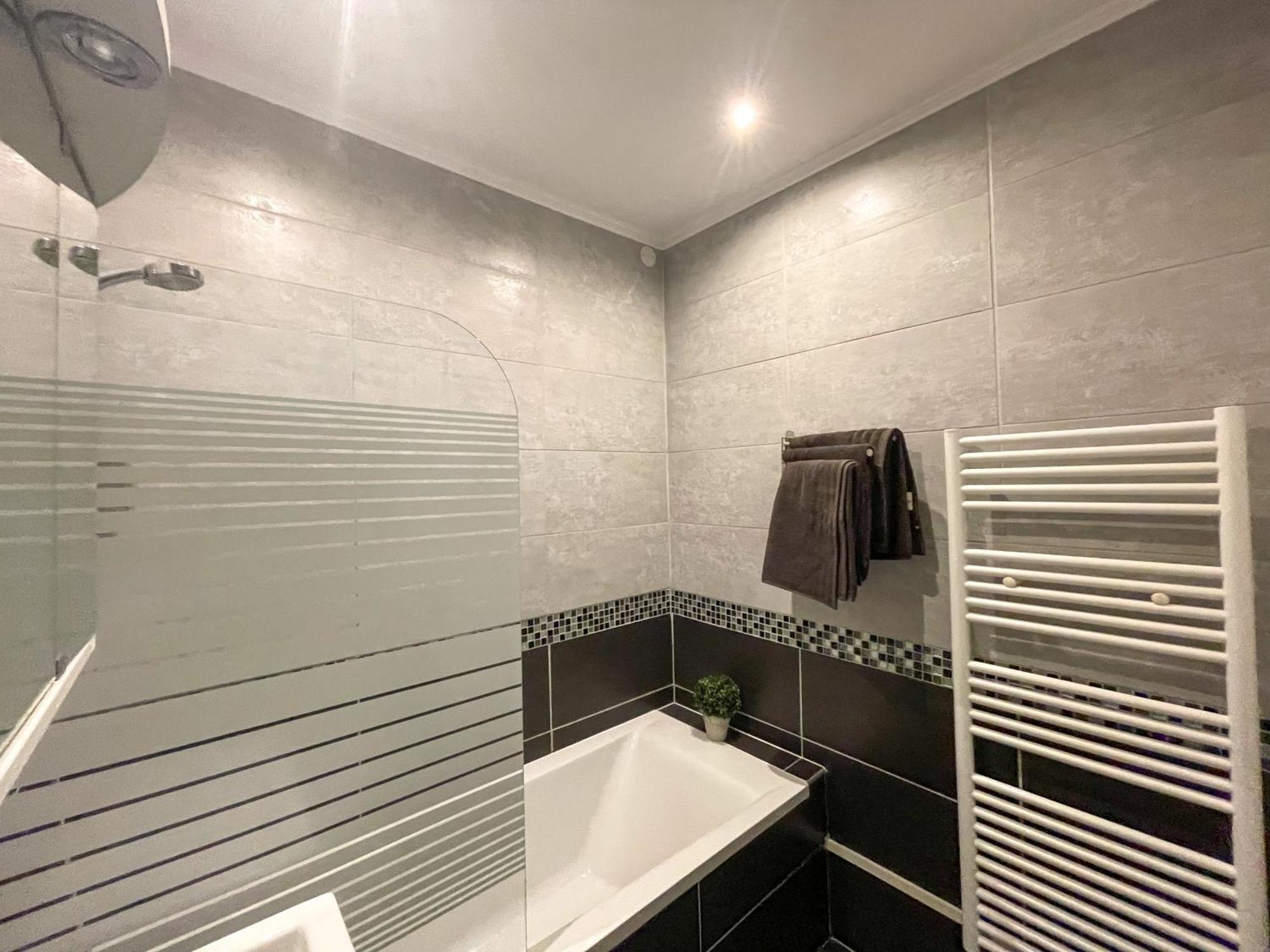 Superbe appartement-Sauna-Cinéma-Parking-Gare Amiens Exterior foto